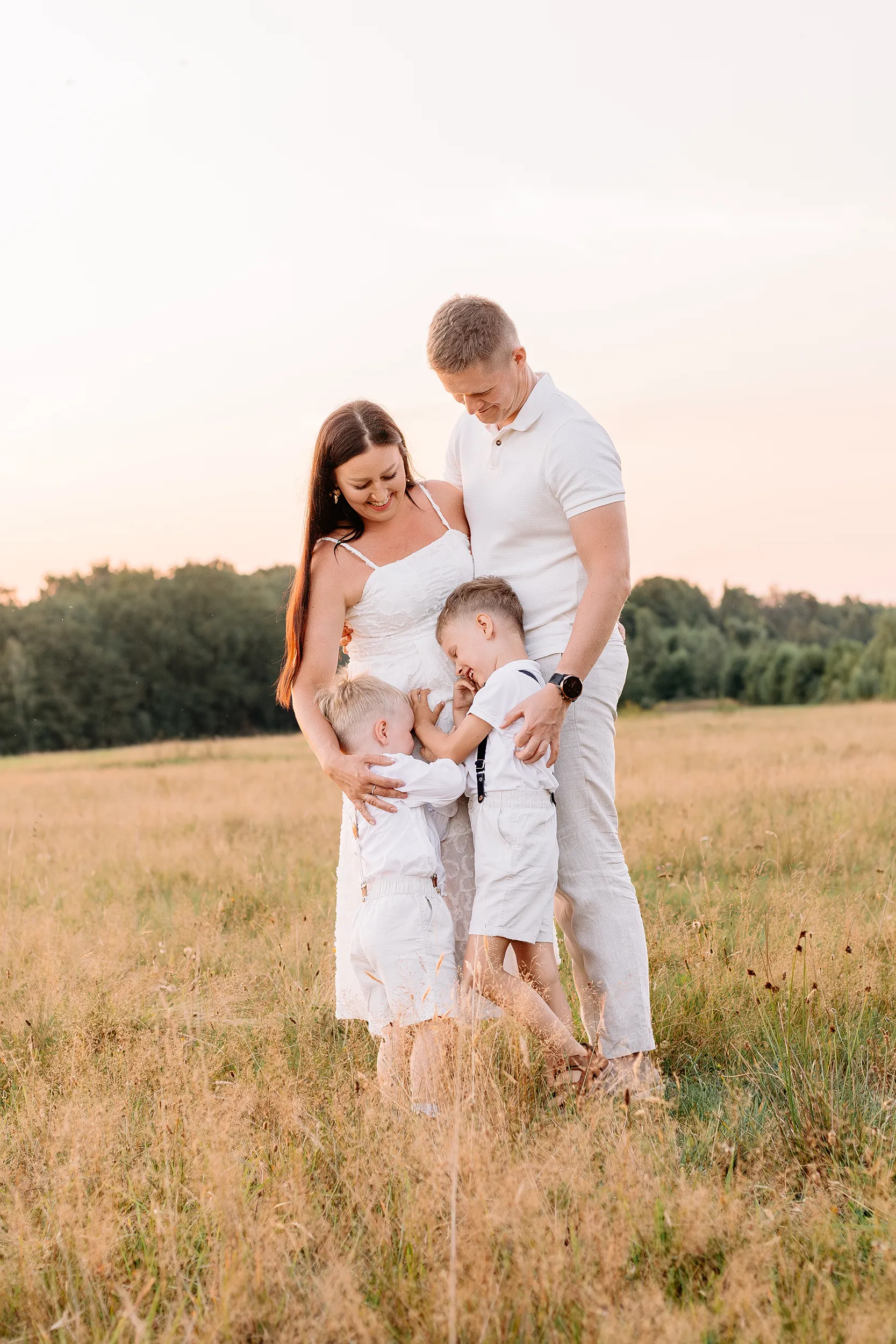 Sesja rodzinna Pauliny, Bartka i chłopaków - sesja plenerowa Łódź - zdjęcia rodzinne na zewnątrz