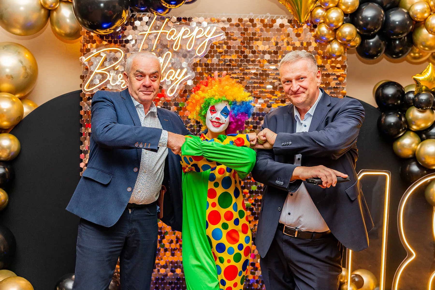 Zdjęcia z 18. urodzin Mateusza - fotograf na 18 Łódź - reportaż z urodzin