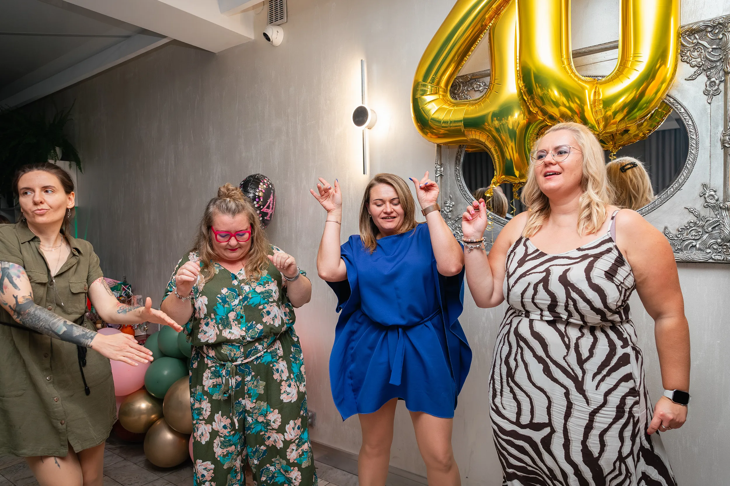 Zdjęcia z imprezy urodzinowej - fotograf na jubileusz Łódź - 40. urodziny Wioli