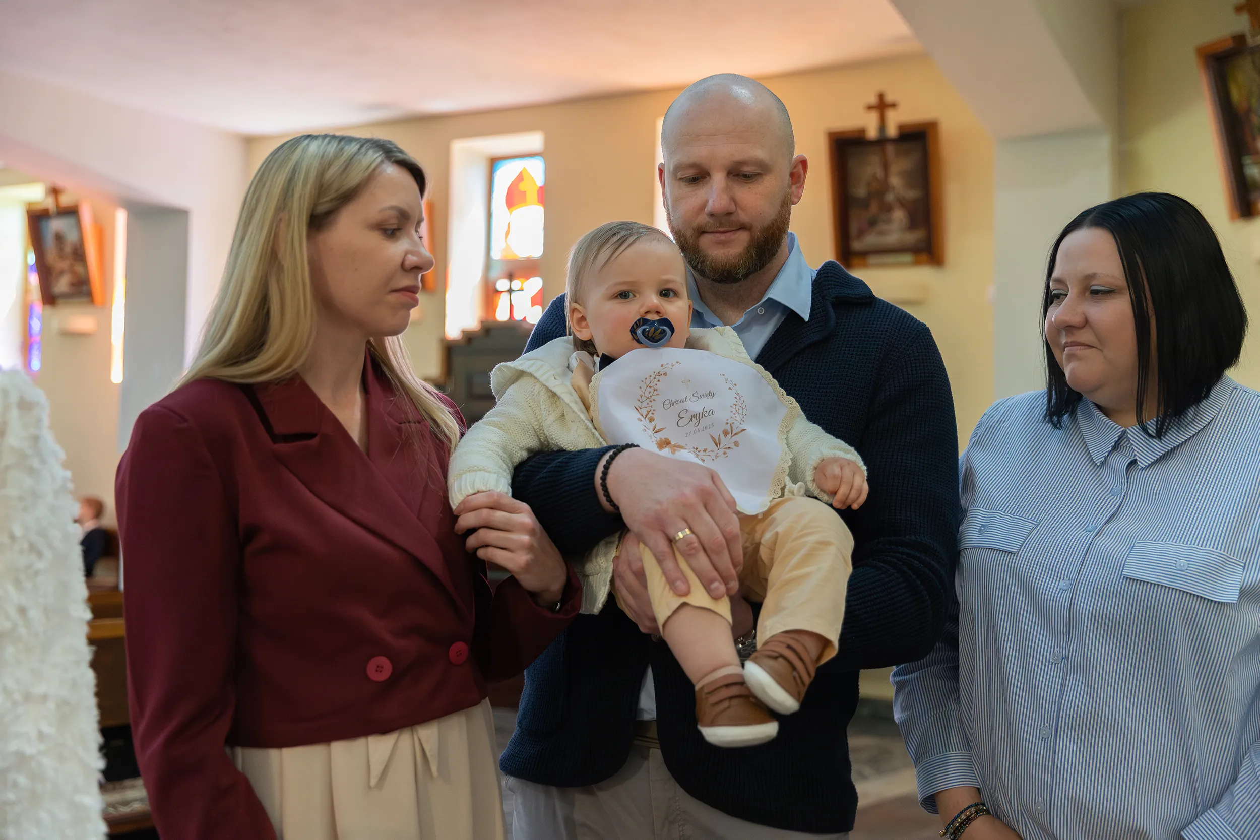 Zdjęcia z chrztu świętego Eryka - fotograf na chrzest Łódź - fotografia chrzcielna