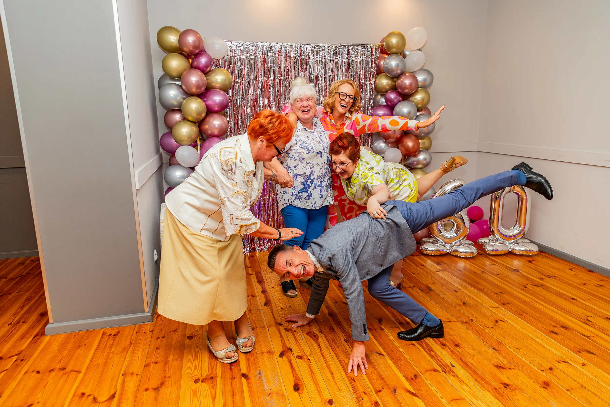 Fotografia jubileuszowa Iwony, Renaty i Grzegorza - fotograf na jubileusz Łódź - zdjęcia z jubileuszu 60. urodzin