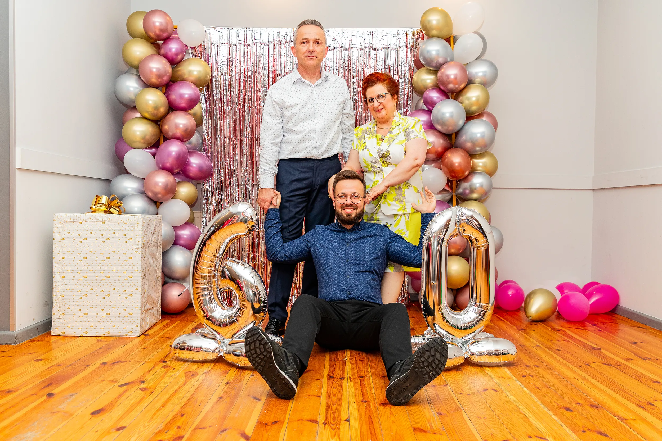 Reportaż z jubileuszu - fotograf na jubileusz Łódź - zdjęcia z jubileuszu 60. urodzin Iwony, Renaty i Grzegorza