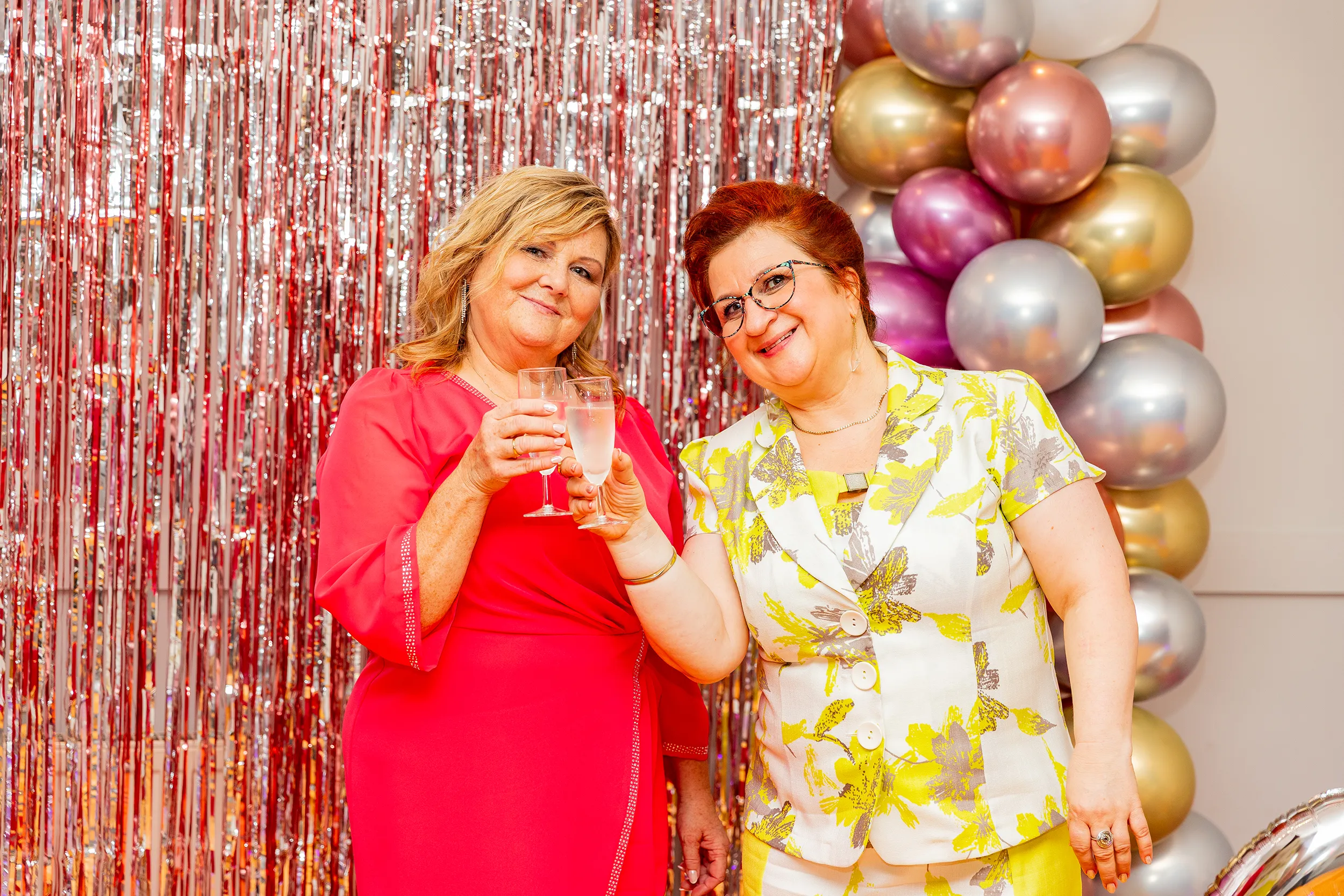 Fotografia jubileuszowa - fotograf na jubileusz Łódź - reportaż z jubileuszu 60. urodzin Iwony, Renaty i Grzegorza