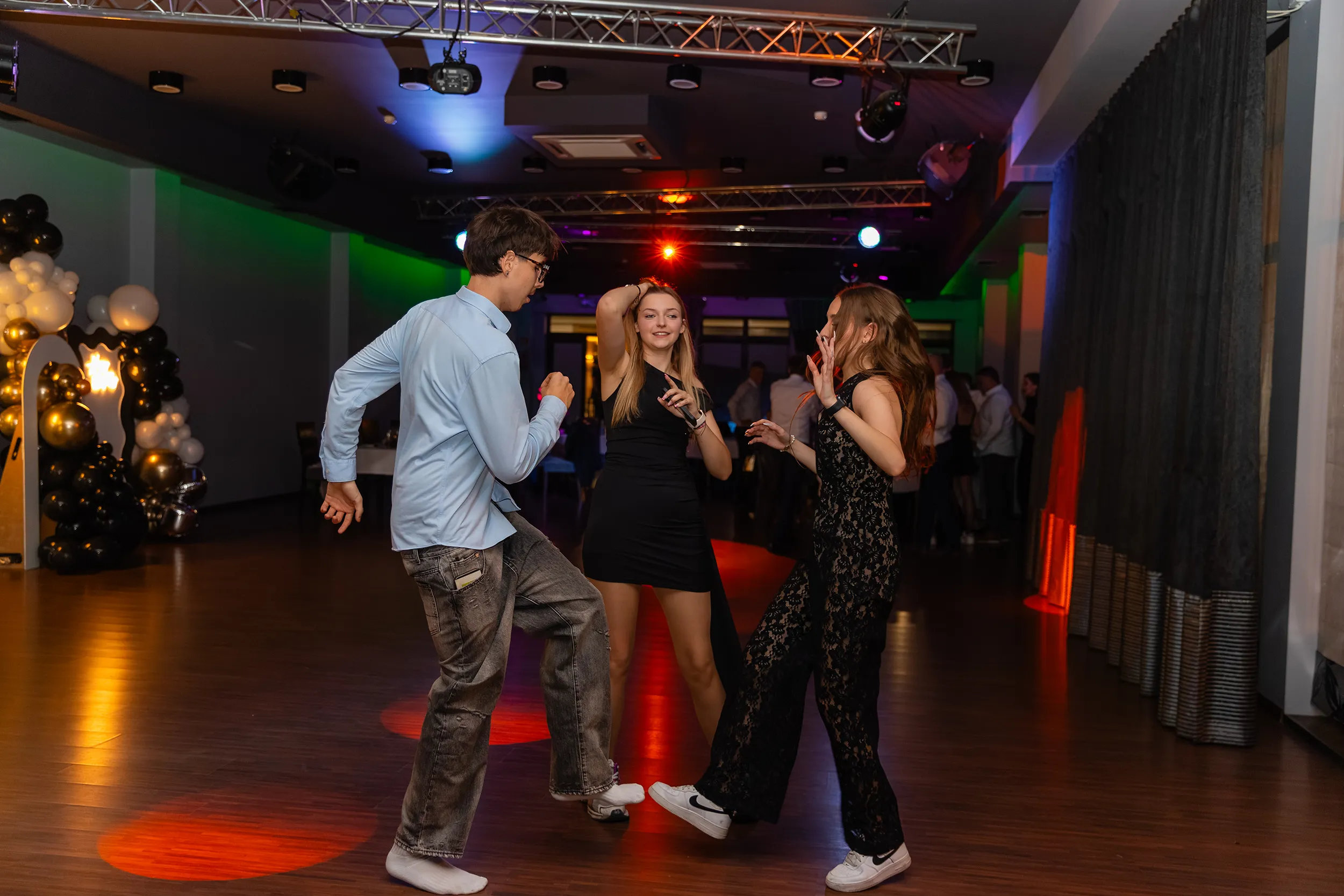 Reportaż z urodzin - fotograf na osiemnastkę Łódź - zdjęcia z 18. urodzin Poli