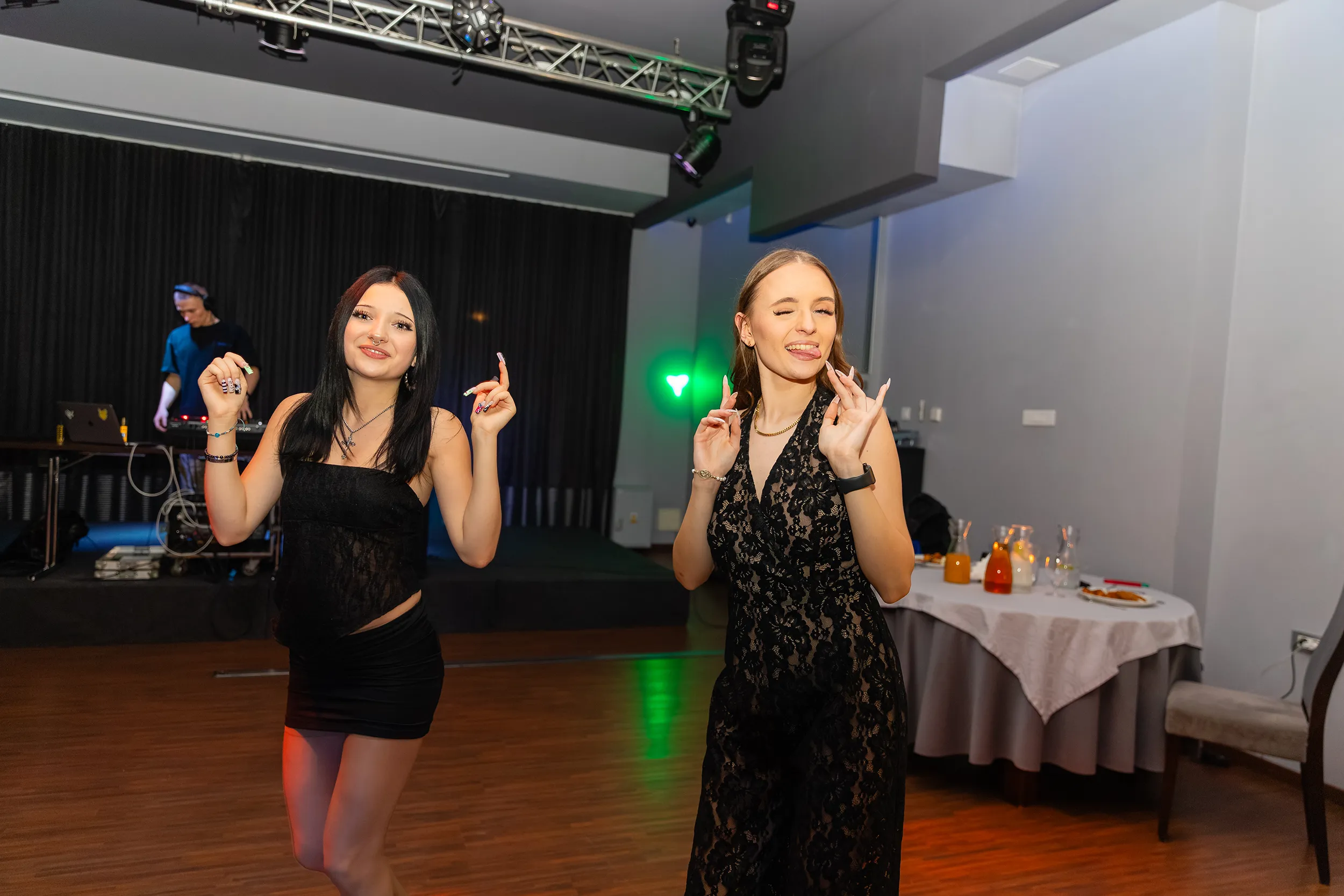 Fotografia eventowa - fotograf na 18 Łódź - zdjęcia z 18. urodzin Poli