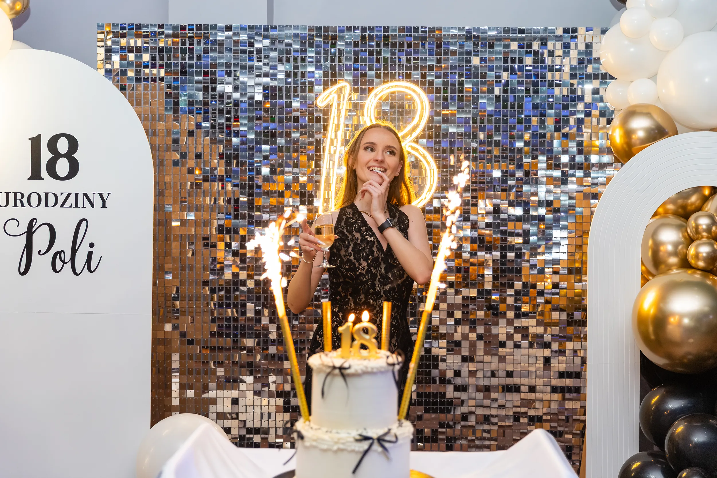 Fotografia eventowa - fotograf na 18 Łódź - zdjęcia z 18. urodzin Poli