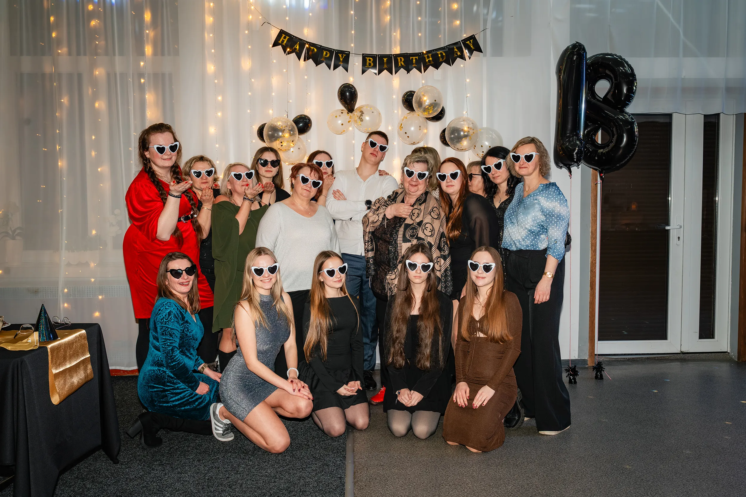 Zdjęcia z 18. urodzin Adriana - fotograf na osiemnastkę Łódź