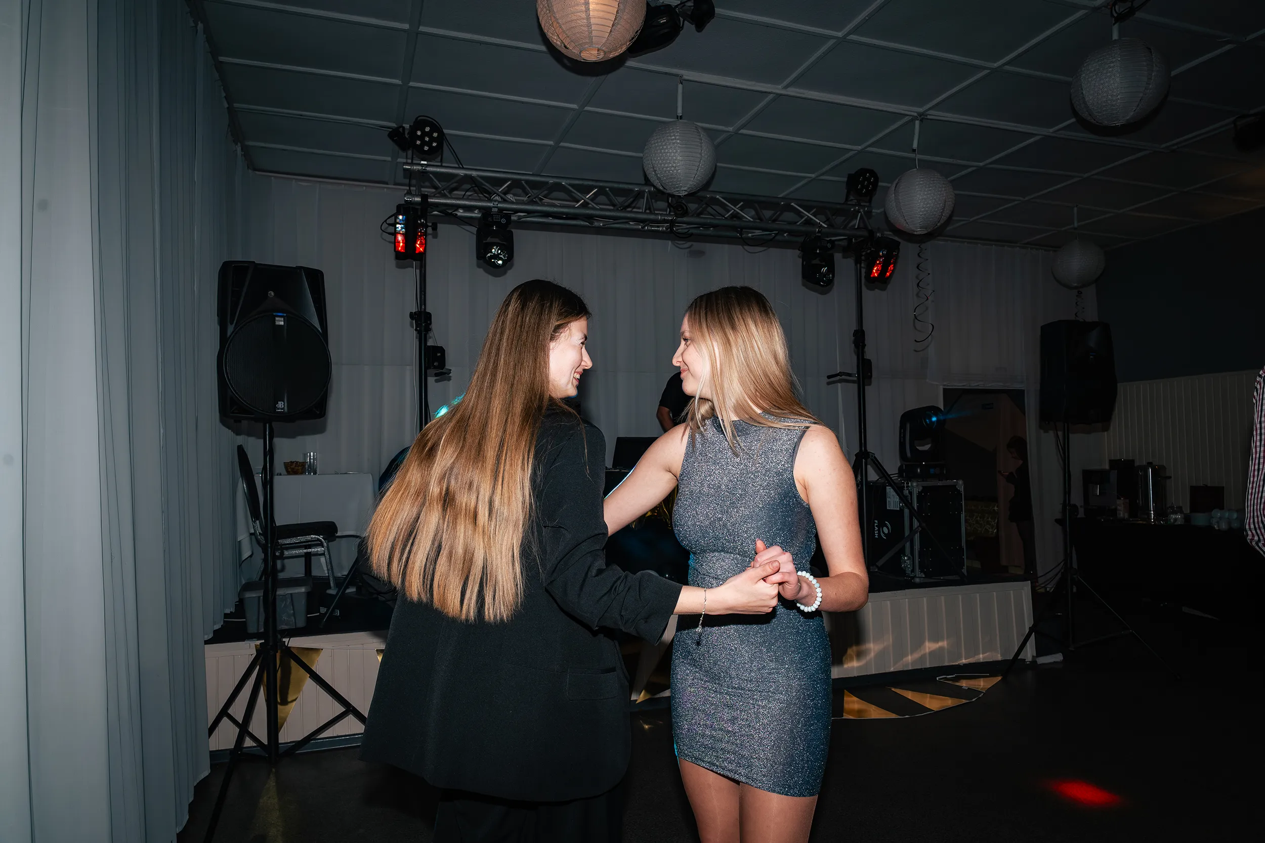 Fotografia urodzinowa - fotograf na osiemnastkę Łódź - 18. urodziny Adriana