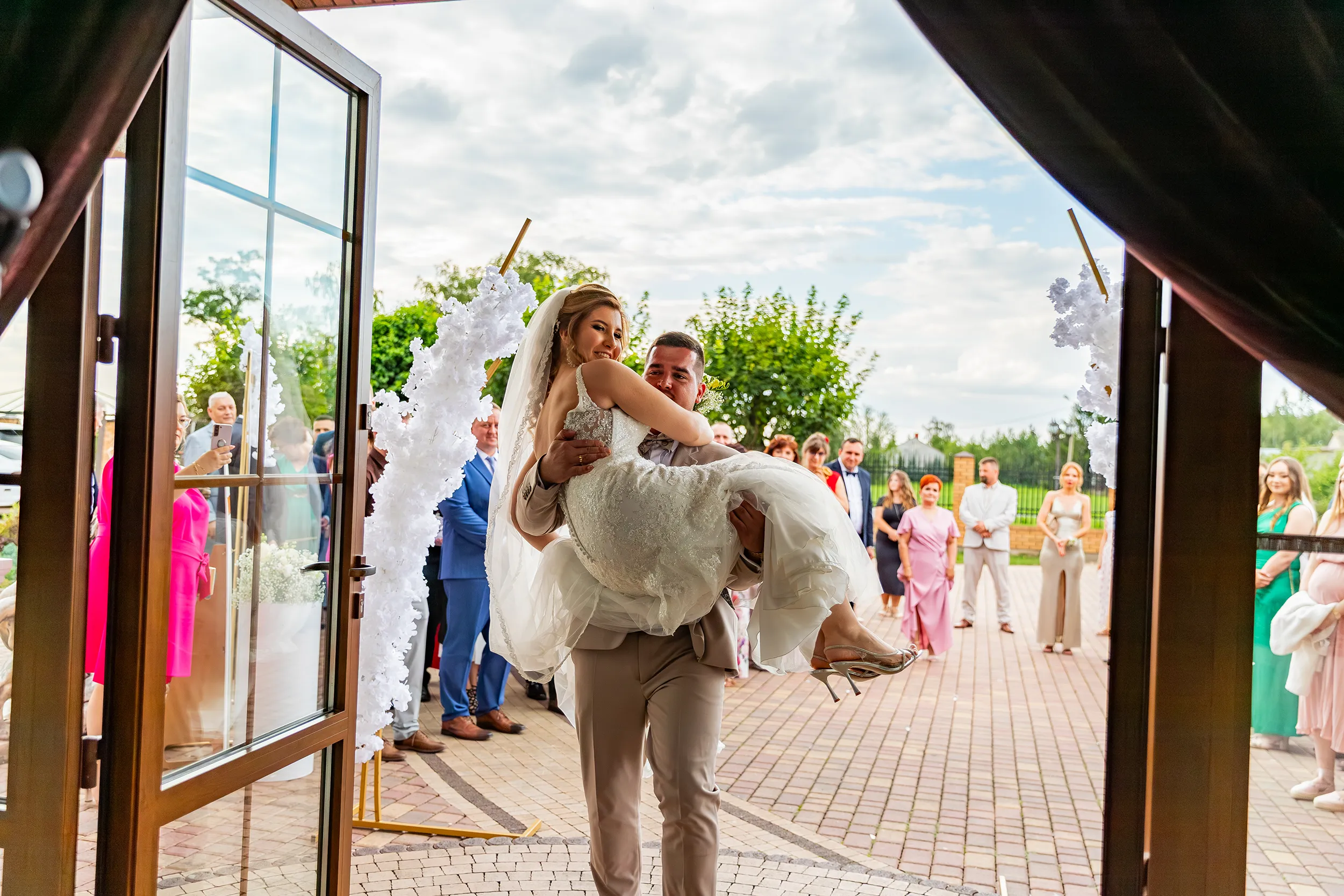 Zdjęcia ślubne w plenerze - fotograf ślubny Łódź - reportaż ślubny