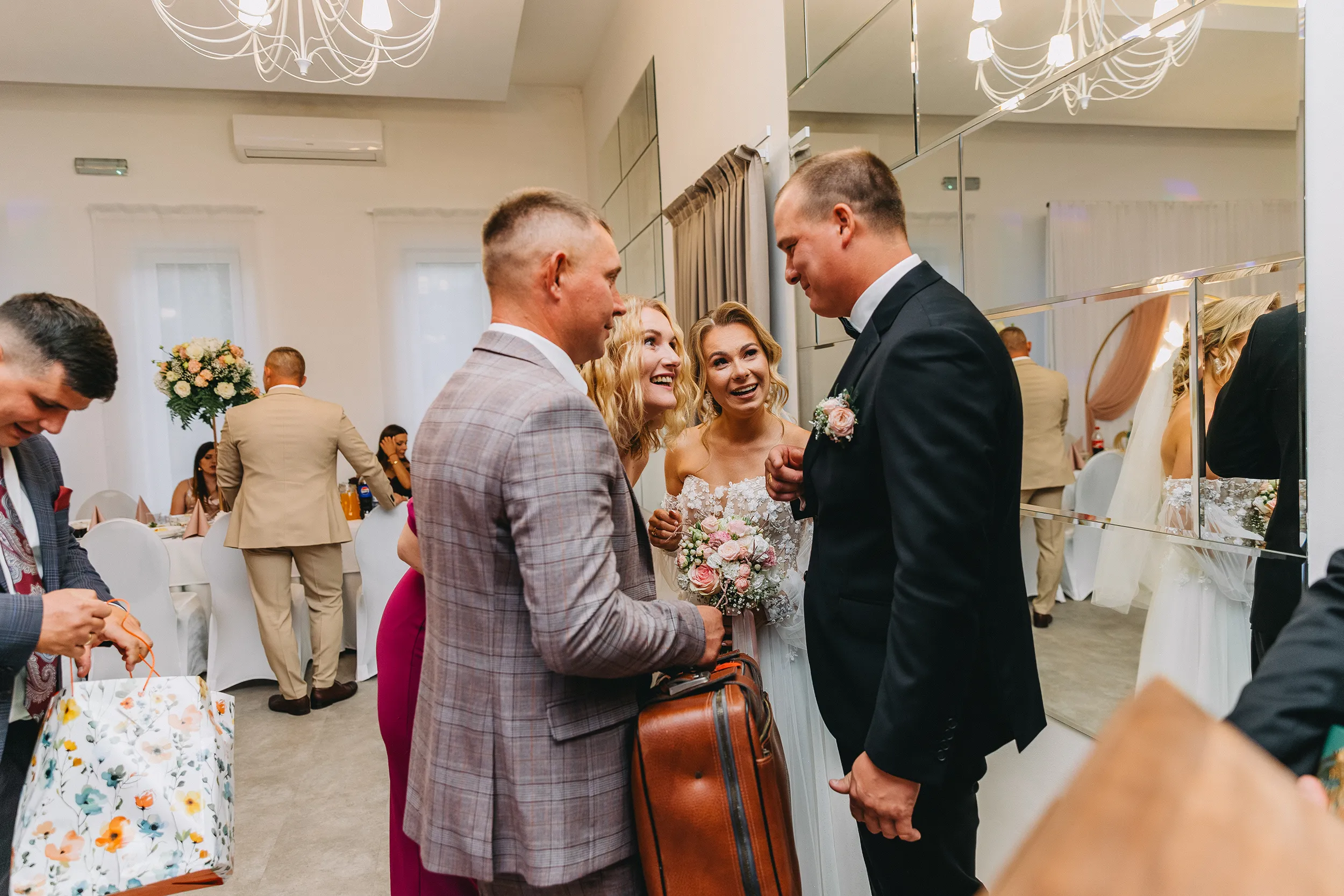 Weselna zabawa - fotograf na ślub Tomaszów Mazowiecki