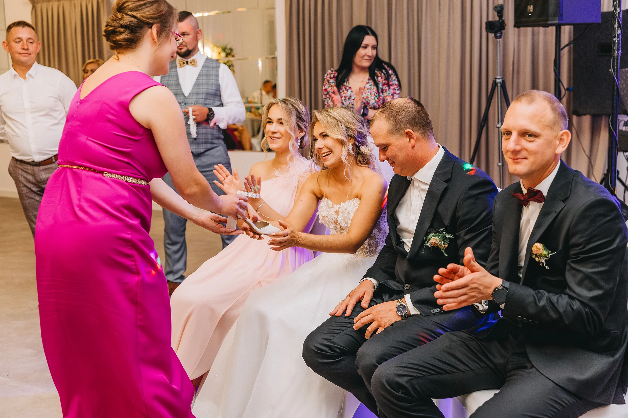 Weselne momenty z przyjaciółmi - reportaż z wesela Skierniewice