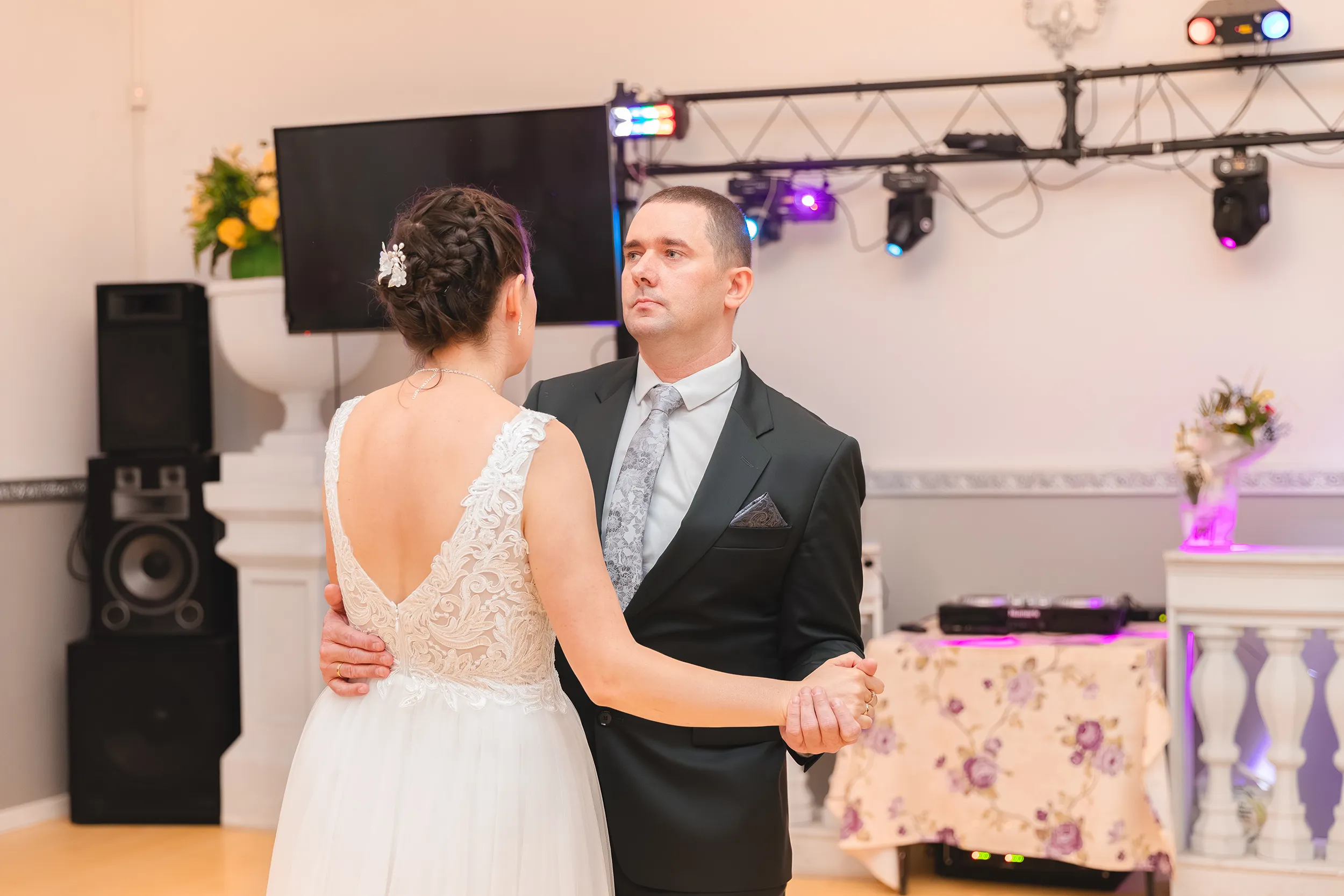 Ceremonia zaślubin w plenerze - fotografia ślubna Aleksandrów Łódzki