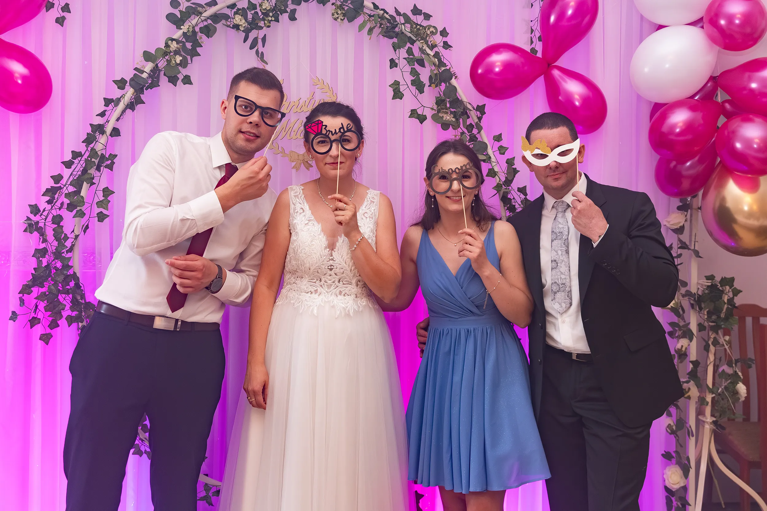 Impreza weselna - zdjęcia ślubne w plenerze Pabianice