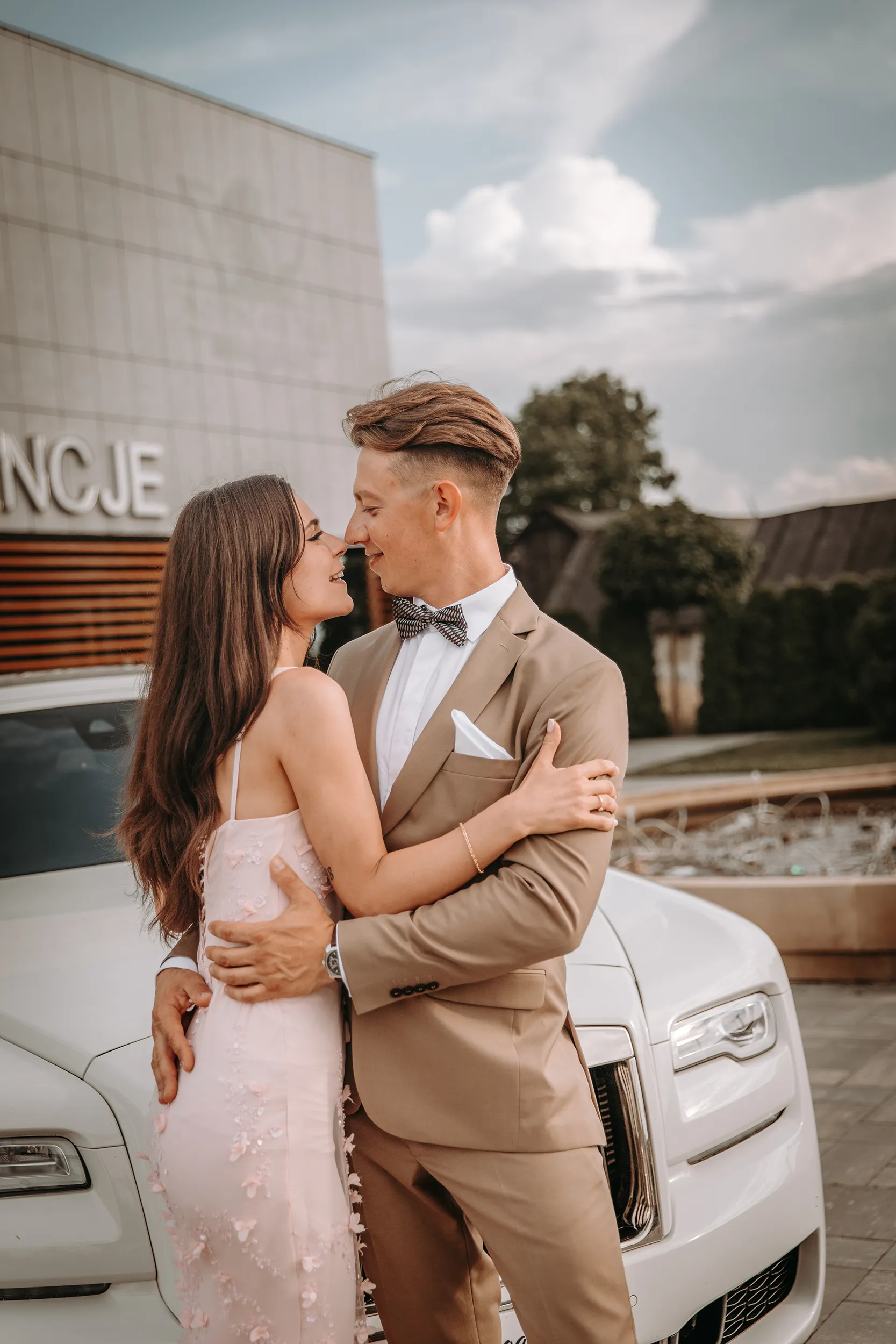 Przygotowania pary młodej - sesja ślubna Bełchatów