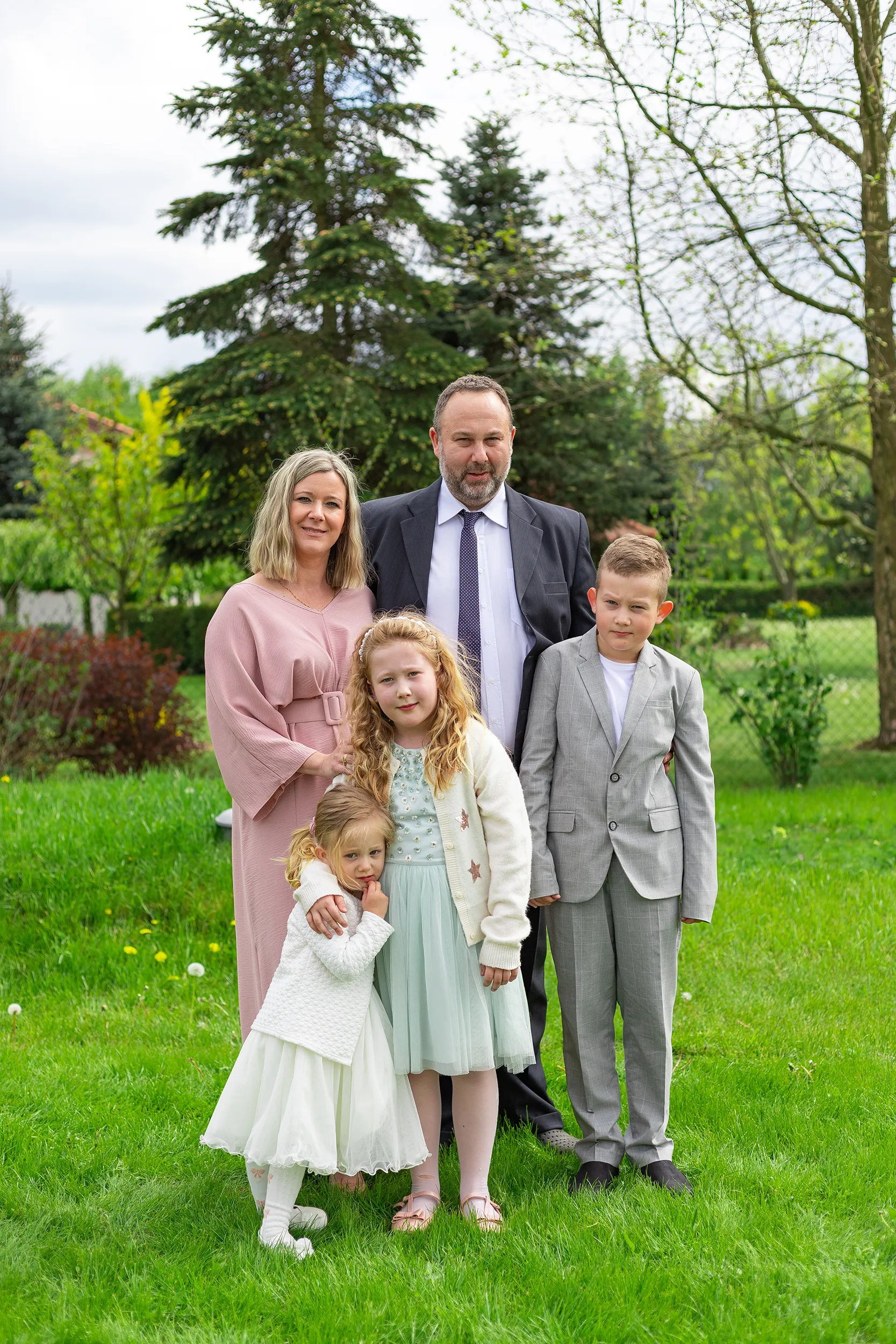 Portret rodzinny po chrzcie - fotograf na chrzest Łódź