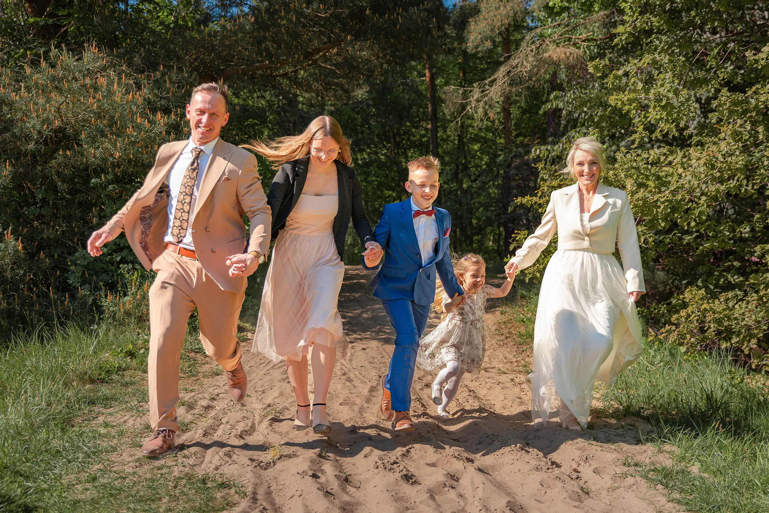 Zdjęcia komunijne z rodziną - fotograf na komunię Piotrków Trybunalski