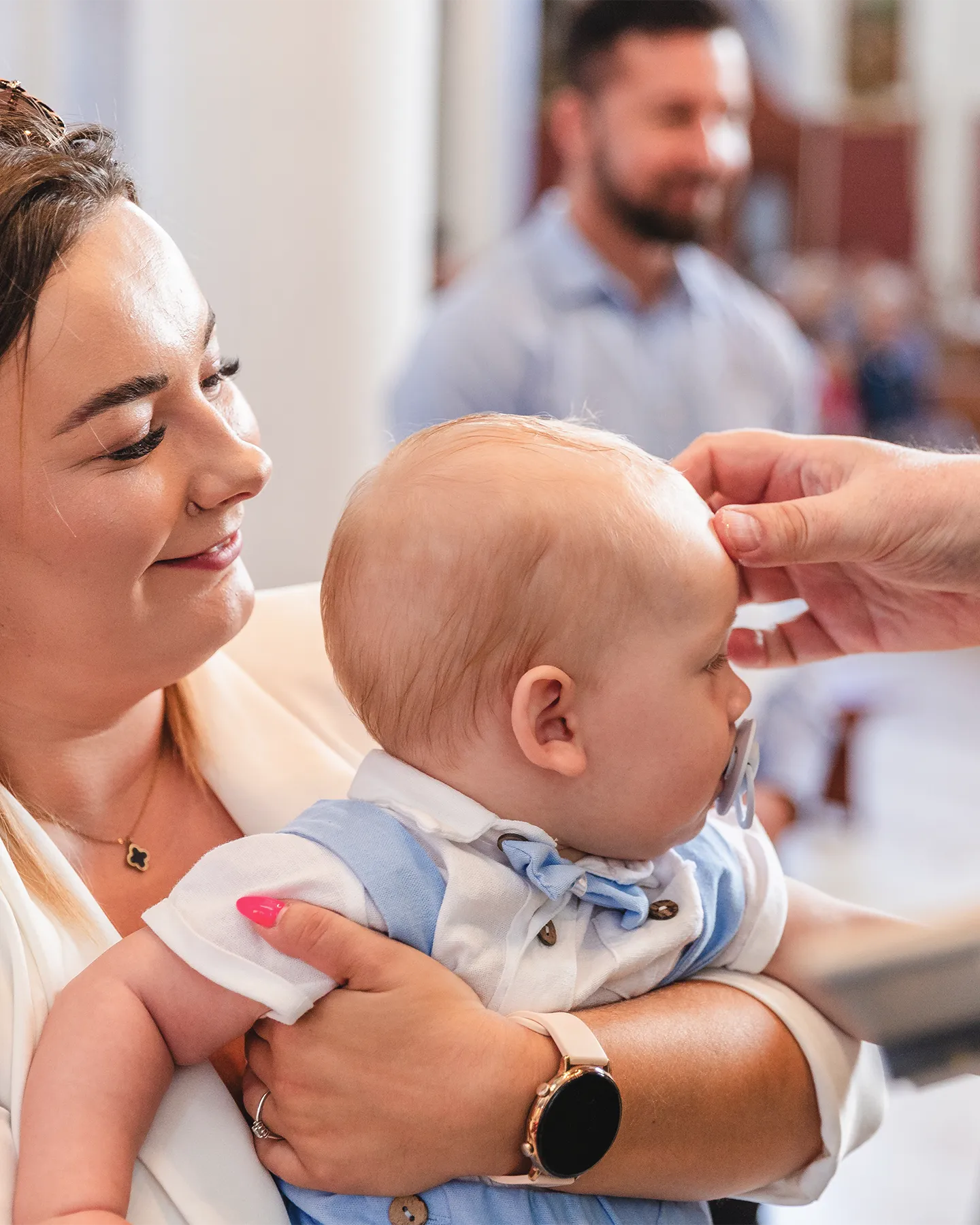 Zdjęcia rodzinne z chrztu - fotograf na chrzest Łódź - sesja z dzieckiem